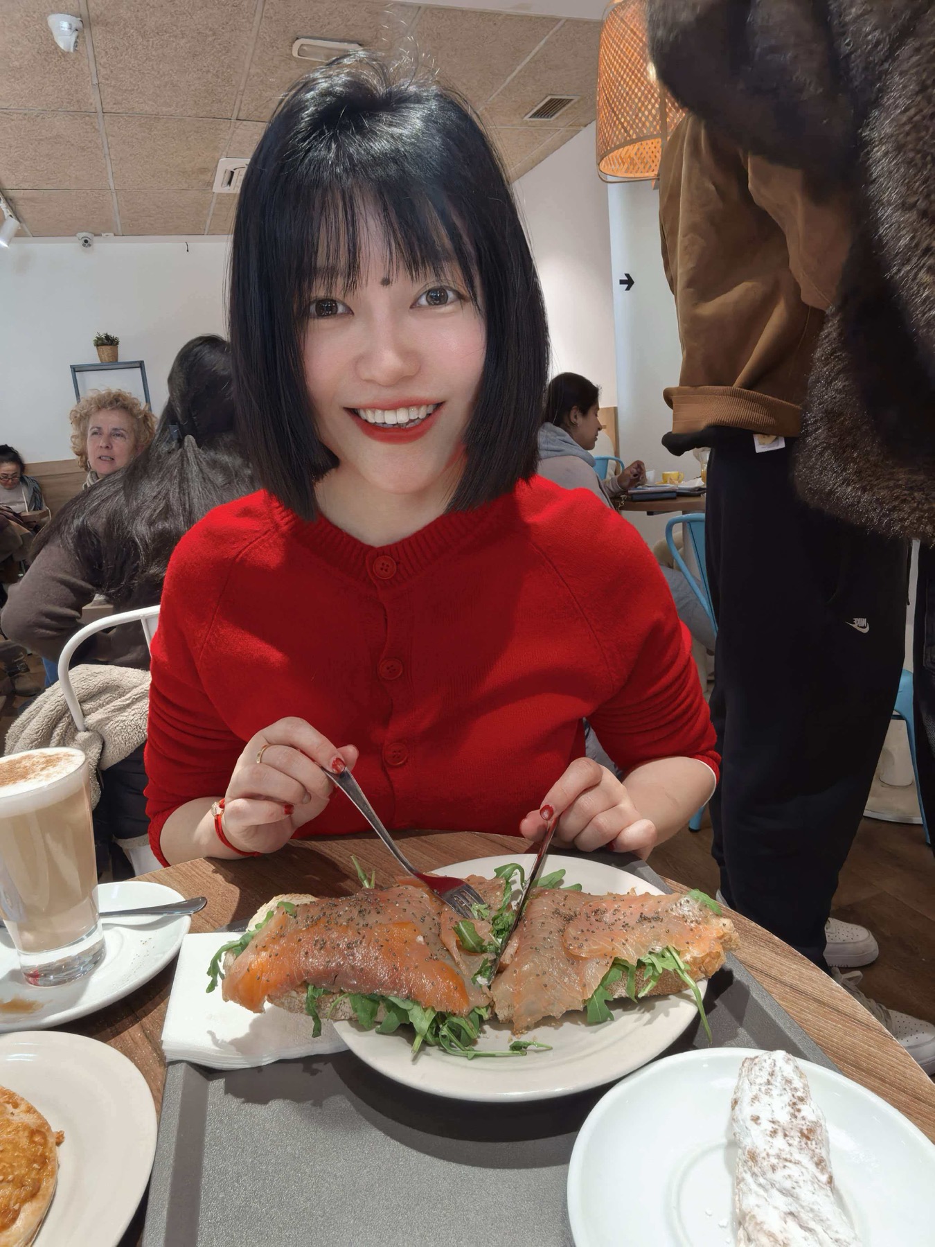 小可以在咖啡馆用餐